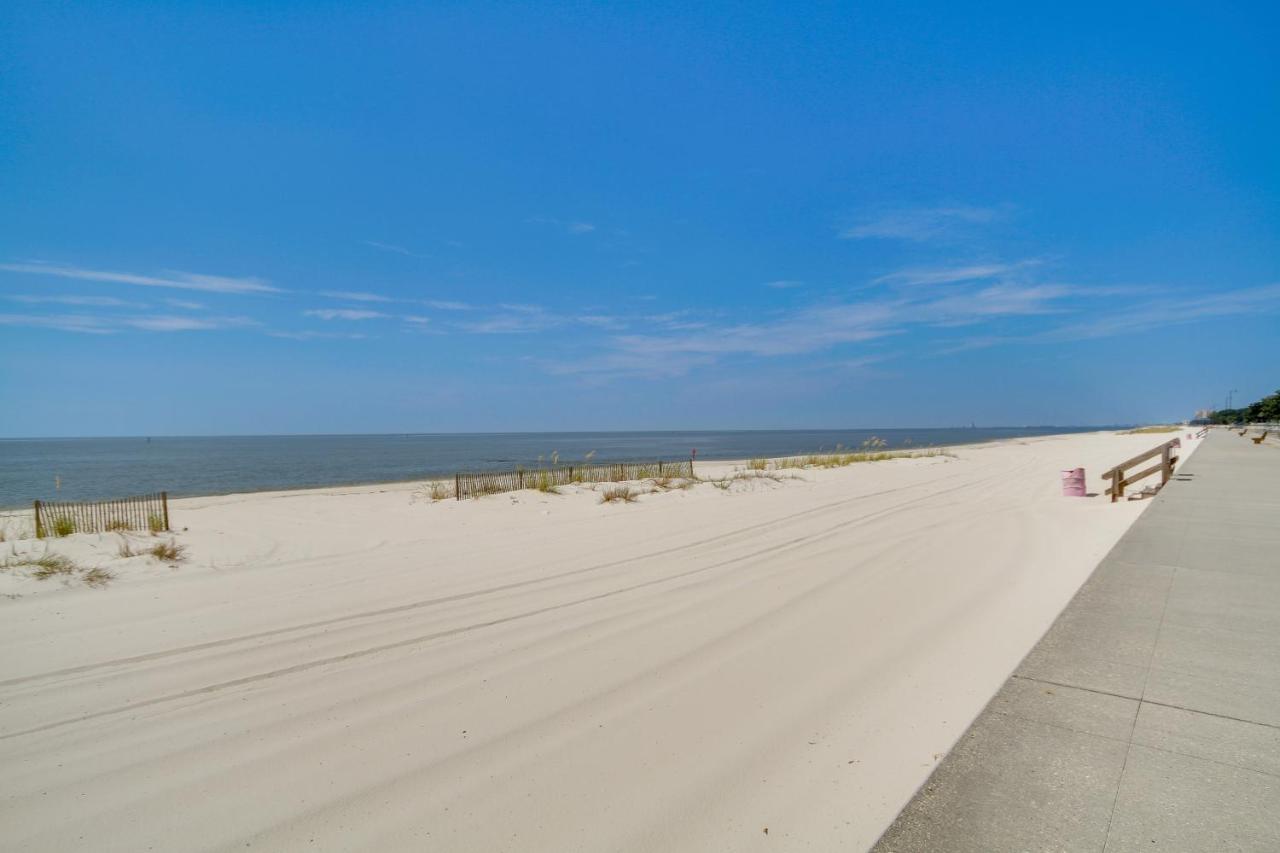 Beachfront Gulfport Vacation Rental With Balcony! Exterior photo